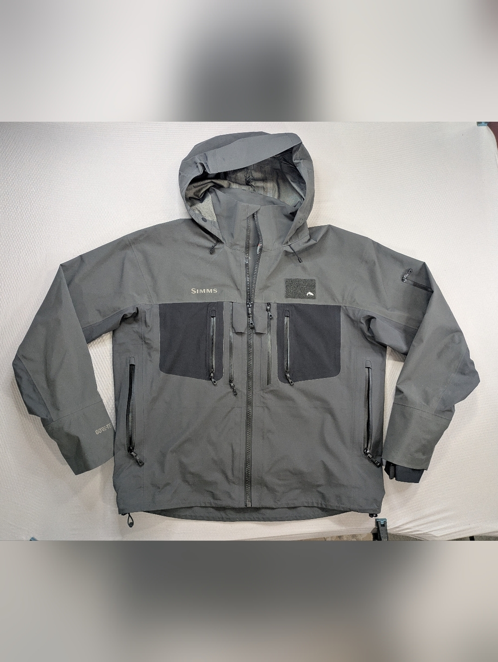 Simms G3 Guide Tactical Wading Jacket Gore-Tex Shell Lightweight 9 Pocket Mens L